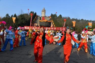 我有幸現(xiàn)場參與張仲景誕辰日盛典，祭拜醫(yī)圣祈福健康！