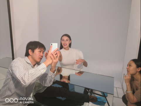 時尚純美華為nova4貝母白開啟預(yù)約售，前置AI微塑自拍效果驚艷