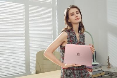 女王節(jié)，櫻粉金華為MateBook 13筆記本與她更配！