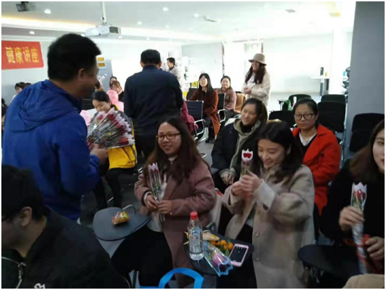泉心泉意呵護(hù)你，在天地精華體驗(yàn)別樣“女王節(jié)”