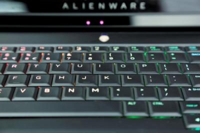在CES2019上，ALIENWARE帶來(lái)了一臺(tái)擁有全新LEGEND設(shè)計(jì)語(yǔ)言的筆記本電腦——Area-51m。
