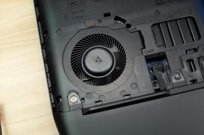在CES2019上，ALIENWARE帶來(lái)了一臺(tái)擁有全新LEGEND設(shè)計(jì)語(yǔ)言的筆記本電腦——Area-51m。