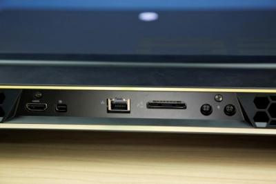 在CES2019上，ALIENWARE帶來(lái)了一臺(tái)擁有全新LEGEND設(shè)計(jì)語(yǔ)言的筆記本電腦——Area-51m。
