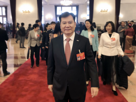 助推行業(yè)良性發(fā)展，張近東為“標準”制定鼓與呼