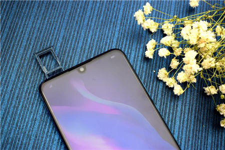 打造高顏值自拍神器，華為nove 4e或成年輕人手機時尚新標桿