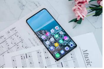 升降式攝像頭讓你的美盡情展現(xiàn)，vivo X27讓拍照好看更好玩