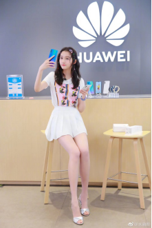 關(guān)曉彤直播 星星妝美呆！揭秘最愛自拍神器！