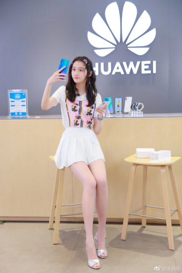 誰(shuí)是春天最靚的仔？這部手機(jī)讓你輕松滿分