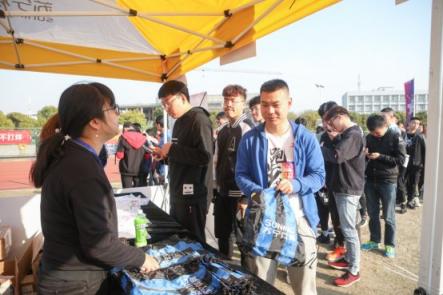 蘇寧體育特步校園開跑，2000名“跑步控”玩嗨了