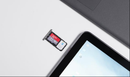 是誰拯救了需要在交通工具上辦公的你？是全新HUAWEI MateBook E