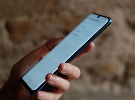 英國頂尖科技媒體Stuff測評華為P30 Pro，打出5星滿分！