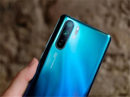 英國頂尖科技媒體Stuff測評華為P30 Pro，打出5星滿分！