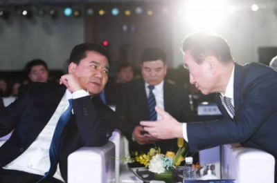 萬達(dá)百貨收入囊中，張近東的智慧零售棋局想怎么下？