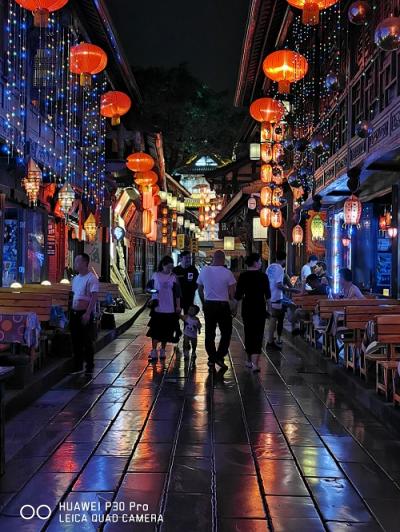 “天府幻夜圖”盡覽成都古今 華為天貓超級(jí)品牌日正式開(kāi)啟