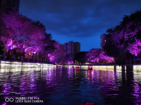 夜游錦江花絮視頻引爆網(wǎng)絡(luò)，成都這次被華為P30系列帶火了！