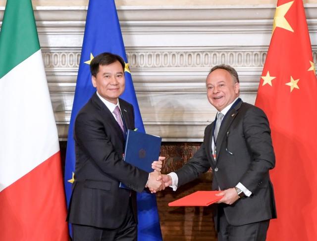 技術(shù)驅(qū)動智慧零售落地，張近東融合雙線對外賦能