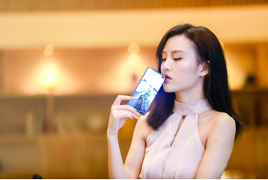 三星Galaxy S10和華為P30怎么選？屏幕素質(zhì)分高低