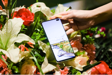 三星Galaxy S10和華為P30怎么選？屏幕素質(zhì)分高低