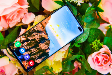 不止領(lǐng)先！三星Galaxy S10+比華為P30 Pro屏幕體驗(yàn)出色太多