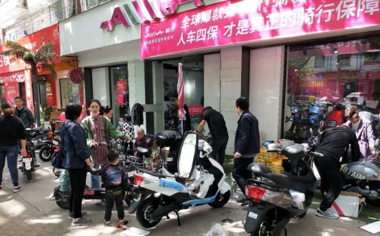 電動(dòng)車五月?lián)Q購(gòu)潮，愛瑪強(qiáng)勢(shì)領(lǐng)跑市場(chǎng)