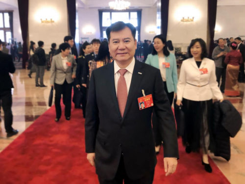低線市場(chǎng)畫地為牢？張近東就是要打破這道藩籬
