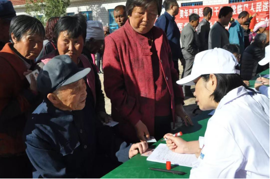 健康扶貧，美年大健康送醫(yī)到呂梁