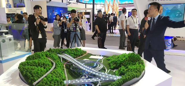 2019數(shù)博會5G+自動駕駛?cè)允侵仡^戲，寬凳科技主場亮相