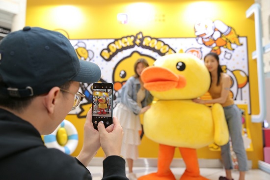華為DigiX數(shù)字生活節(jié)結(jié)“萌”B. Duck小黃鴨，帶你趣享美好生活