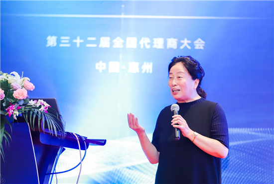 奇米兒童至尊新品M5隆重發(fā)布，獨(dú)家內(nèi)置“何秋光思維訓(xùn)練課程”！