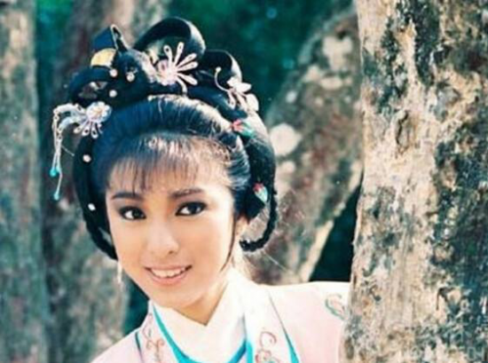 時光站細胞儲存發(fā)布會請來凍齡女神米雪，40年歲月在她身上毫無痕跡