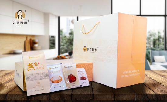 翻包記揭秘何泓姍甜美秘笈，劉燕釀制燕窩酒釀蛋獨(dú)受恩寵