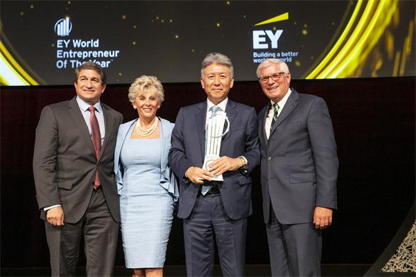 東軟劉積仁博士榮獲2019年安永全球企業(yè)家-社會貢獻獎
