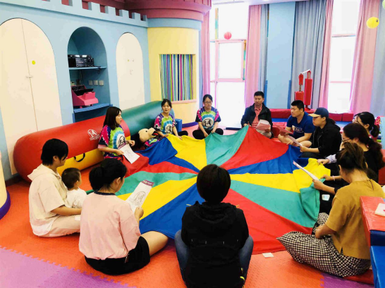 在線早教、傳統(tǒng)早教大PK：帶寶寶去悅寶園，僅僅是讓孩子學(xué)習(xí)嗎?