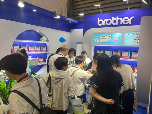 Brother攜新款哆啦A夢標(biāo)簽機亮相第113屆文化用品展