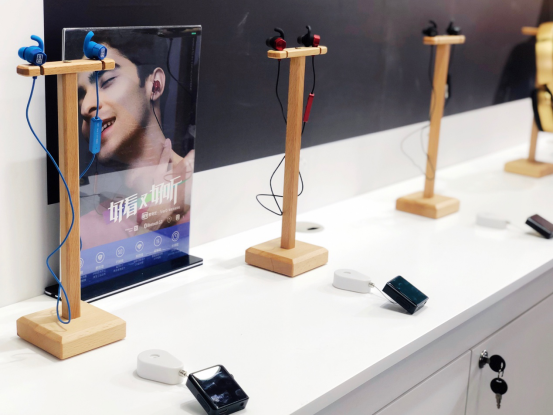 愛奇藝奇遇VR亮相CES Asia 2019，示范未來生活新方式