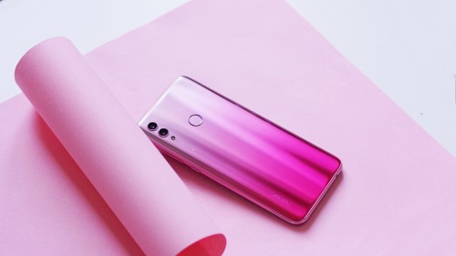 直降400元還升級(jí)EMUI9.1 榮耀10青春版助你職場(chǎng)乘風(fēng)破浪