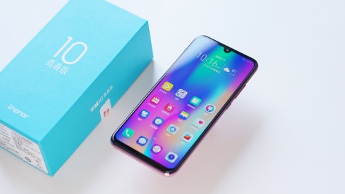 直降400元還升級(jí)EMUI9.1 榮耀10青春版助你職場(chǎng)乘風(fēng)破浪