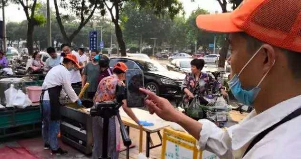 90后夫妻賣油條年入30萬！做凈水器加盟代理商賺得更多