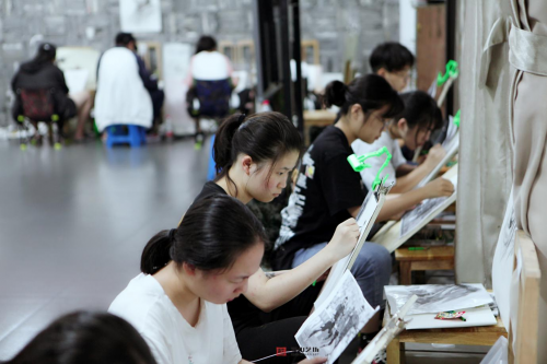 17年底蘊(yùn)，2019象山藝坊畫(huà)室和7名美院藝考狀元
