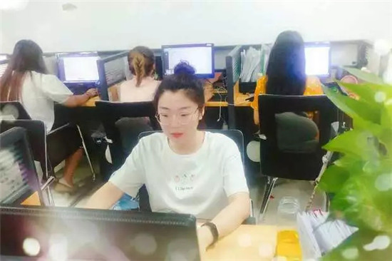 不以年齡排輩，讓優(yōu)秀者上位，深海教育的用人觀