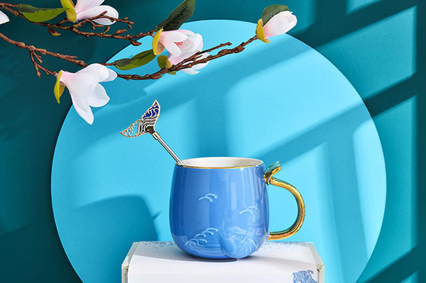 「瑞獸守護(hù) · 江豚杯」公益項(xiàng)目于摩點(diǎn)正式啟動(dòng)，關(guān)注故宮文化守護(hù)瀕危水中生靈
