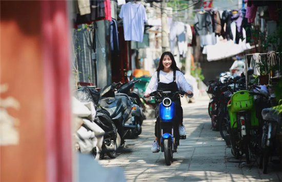 愛瑪電動(dòng)車與小牛電動(dòng)車，看完明白買哪個(gè)