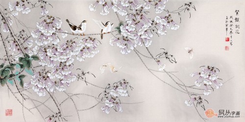 客廳裝修設(shè)計離不開一幅字畫，國畫花鳥畫打造溫馨和諧氛圍