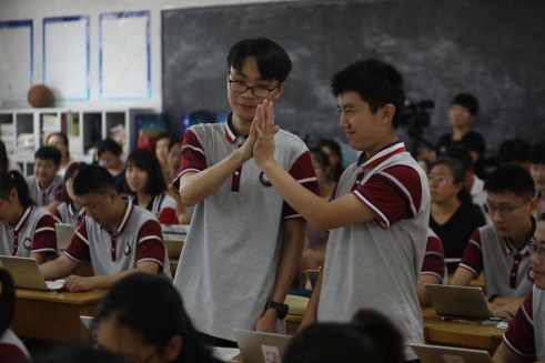 從無人問津到海內(nèi)外教育人士紛紛取經(jīng)，這所學(xué)校做對了什么？