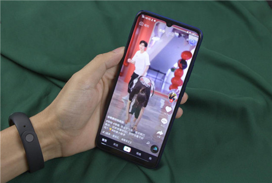 vivo Y7s續(xù)航測試：4500mAh+18W雙引擎閃充，千元機新勢力