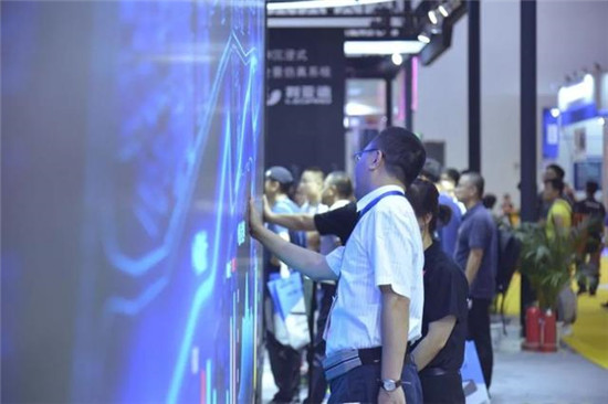 國內(nèi)首秀〡利亞德0.6mm“中國屏”閃耀InfoComm China2019