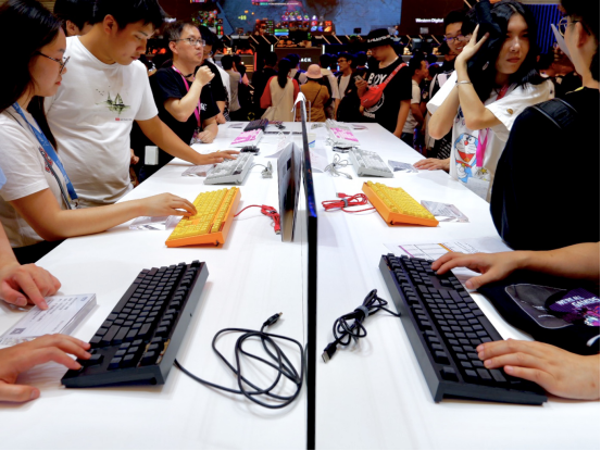 REALFORCE HELLO KITTY限量版鍵盤，ChinaJoy首亮相