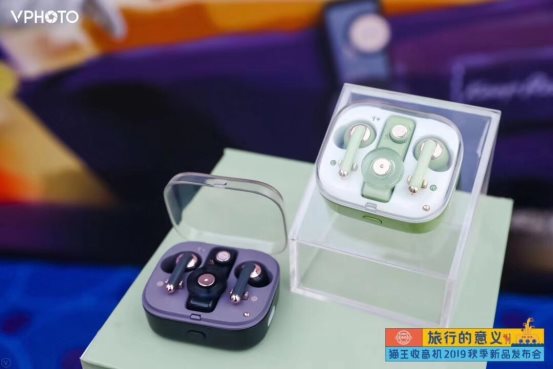貓王收音機(jī)宣布首位亞太區(qū)品牌代言人，陳綺貞經(jīng)典造型驚喜亮相