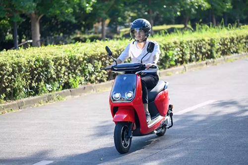 和立馬電動(dòng)車圈圈一起，成為整條街上最靚的仔