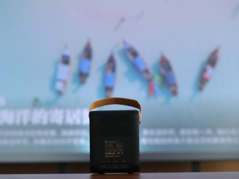 貼心、百變、智能，峰米投影儀Smart，隨時(shí)隨地帶著走！